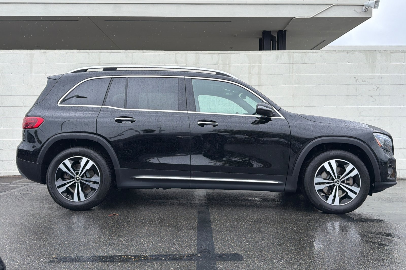 2025 Mercedes Benz GLB 250 photo 2