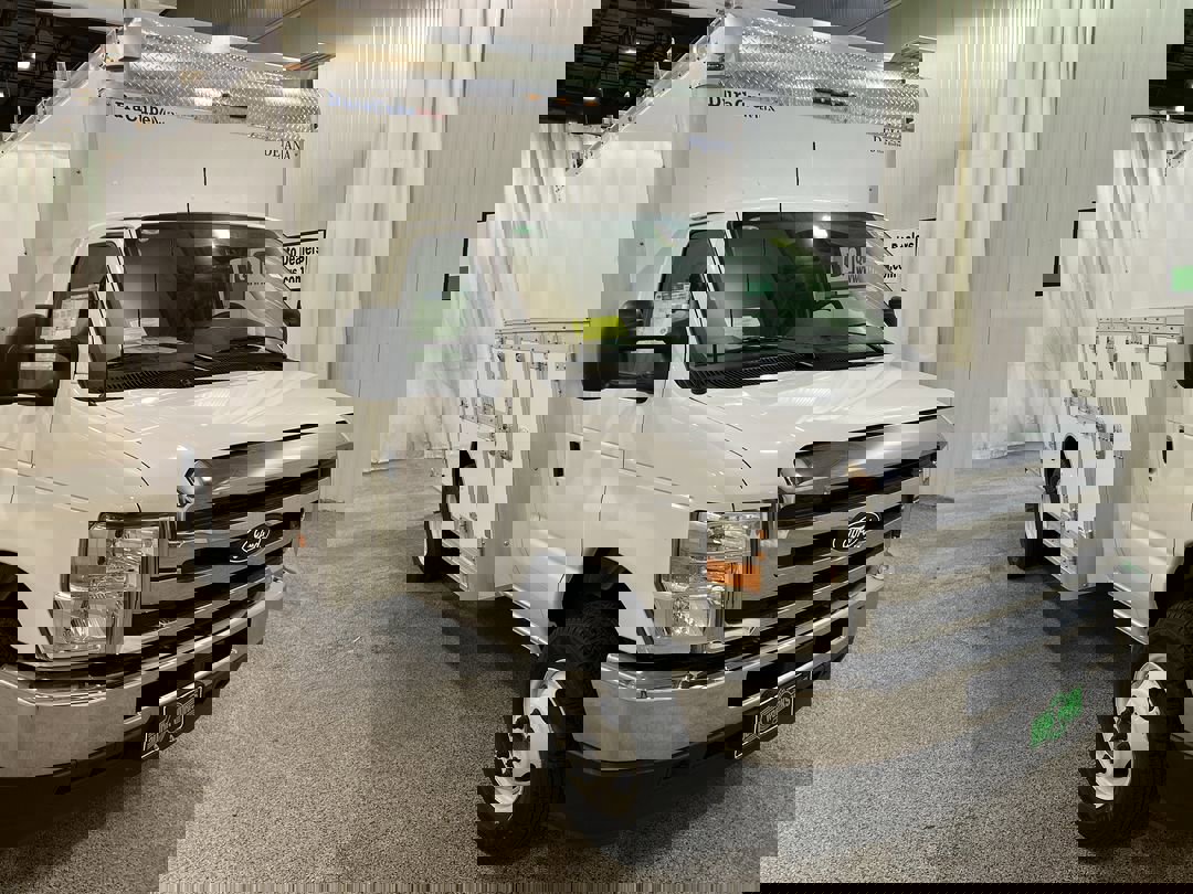 New 2026 OXFORD WHITE Ford 14