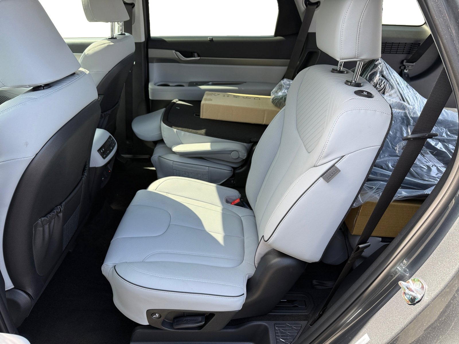 New 2025 Steel Graphite Hyundai SEL Premium AWD image 16