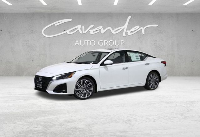 2025 Nissan Altima SL's photo