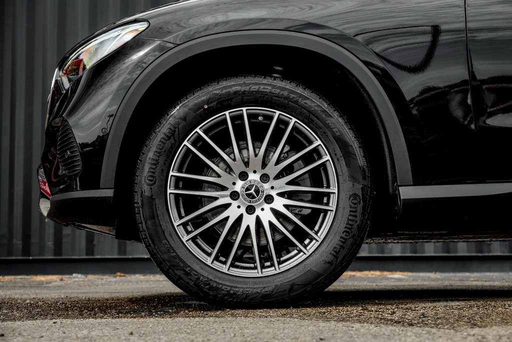 2026 Mercedes Benz GLC 300 4MATIC photo 4