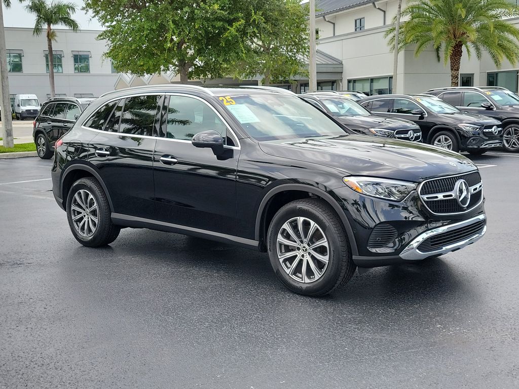 2025 Mercedes Benz GLC 300 photo 30