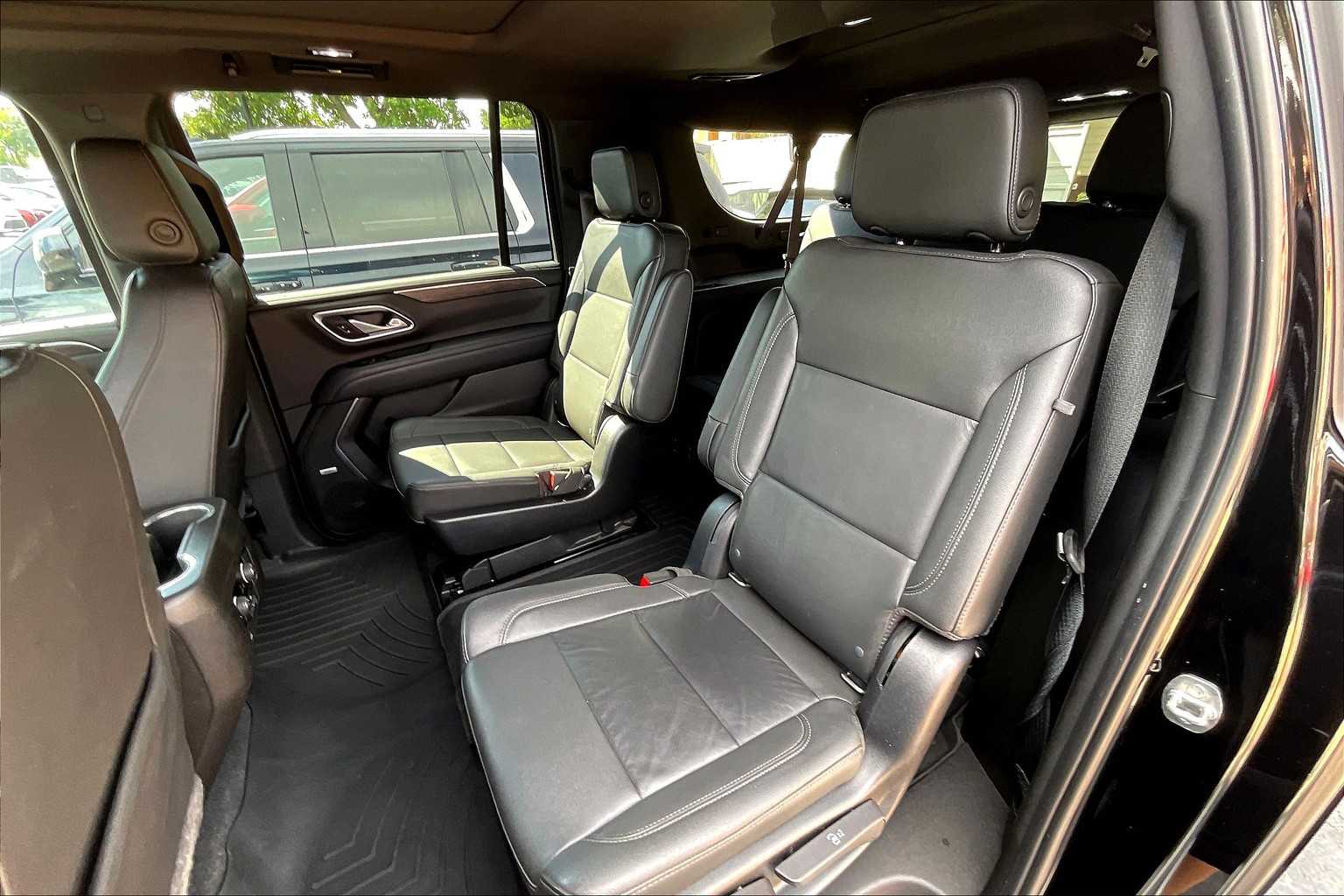 2021 Chevrolet Suburban Z71 photo 23