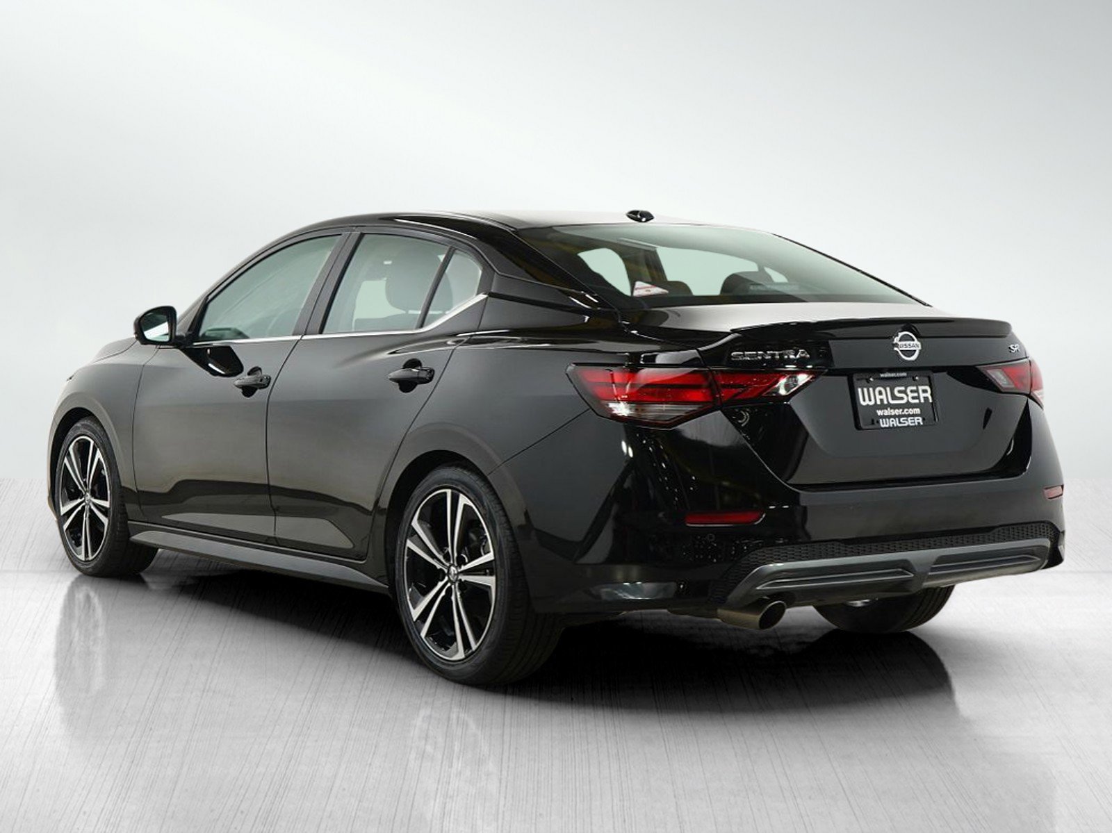 2023 Nissan Sentra SR photo 3