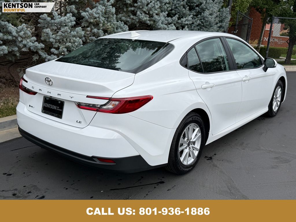 2025 Toyota Camry LE photo 7