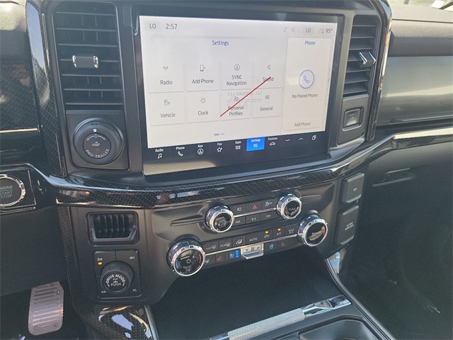 2025 Ford F-150 Lariat photo 6