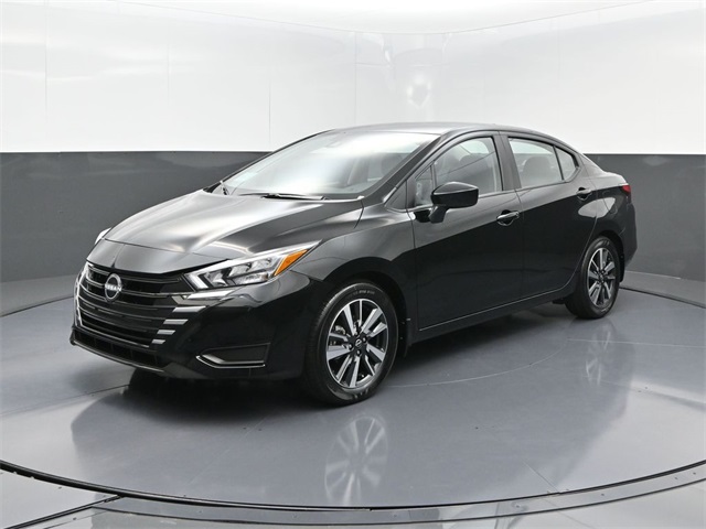 2025 Nissan Versa 1.6 SV photo 3