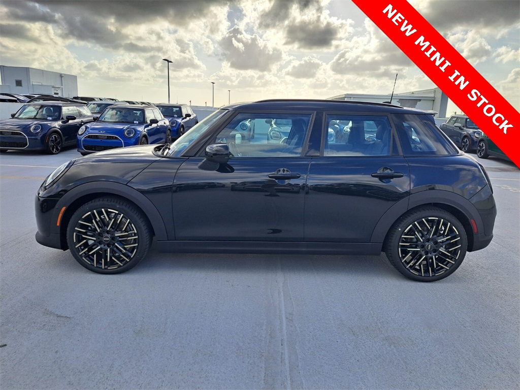 2025 Mini Cooper 4 Door Hardtop Signature photo 6