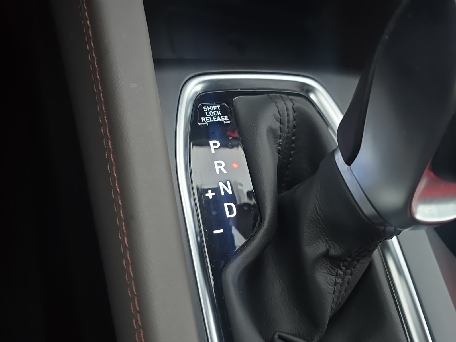 2020 Hyundai Santa Fe Limited photo 17