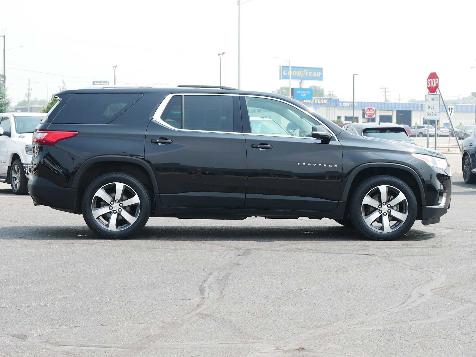 Used 2018 Chevrolet Traverse 3LT with VIN 1GNEVHKW1JJ148894 for sale in Brainerd, Minnesota