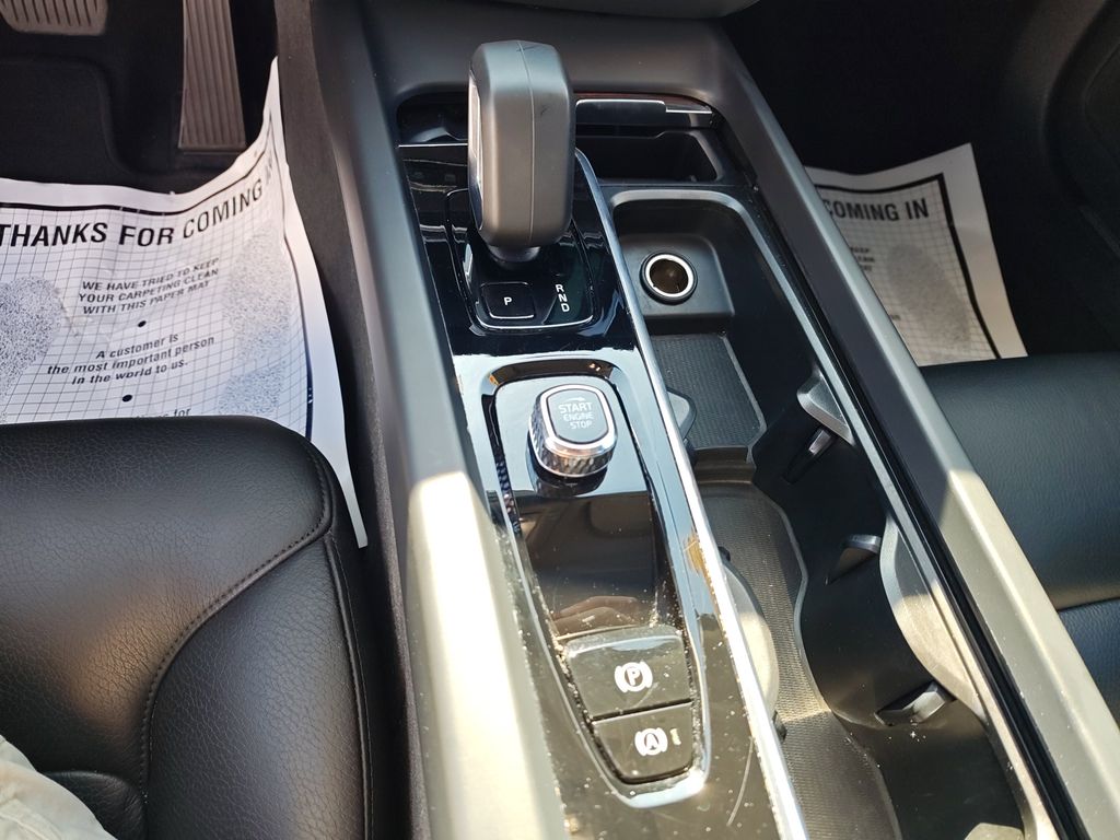 2024 Volvo S60 B5 Plus photo 21