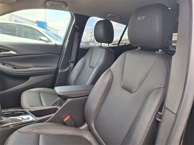 2024 Buick Encore GX Sport Touring photo 9