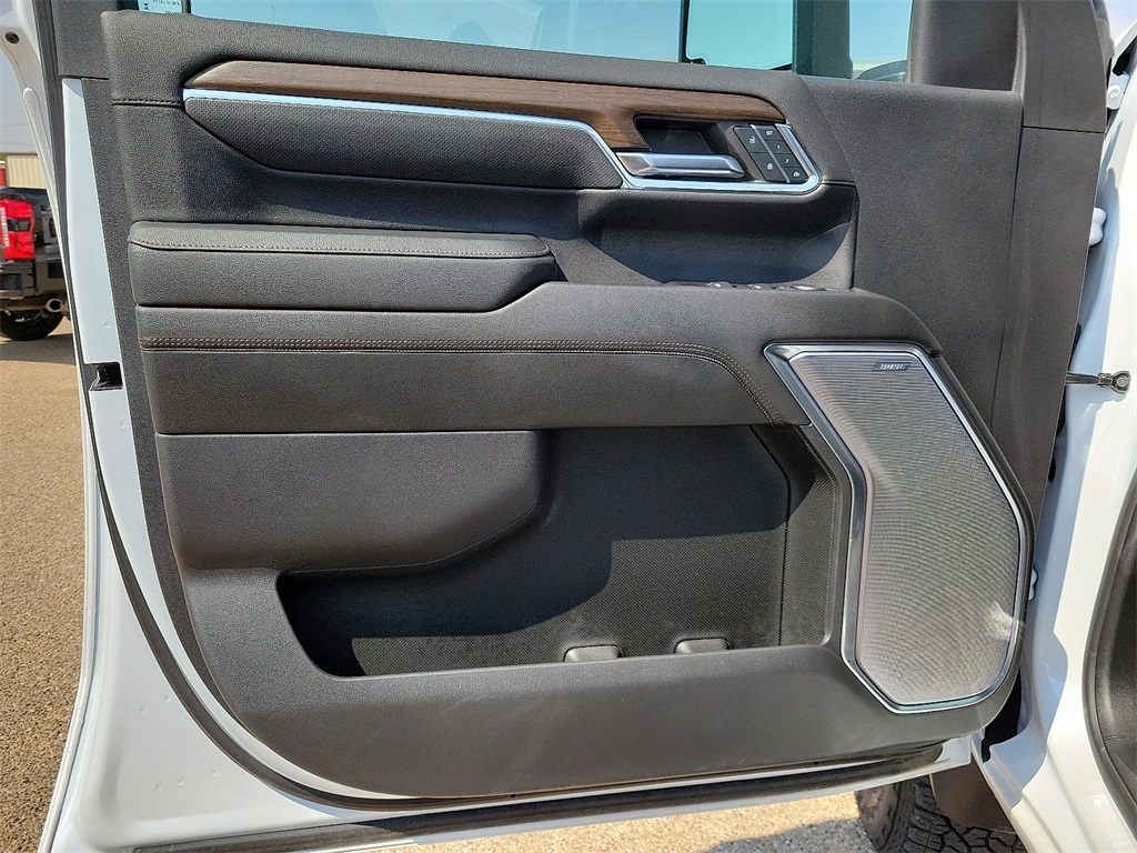 2024 Chevrolet Silverado 2500HD High Country photo 17