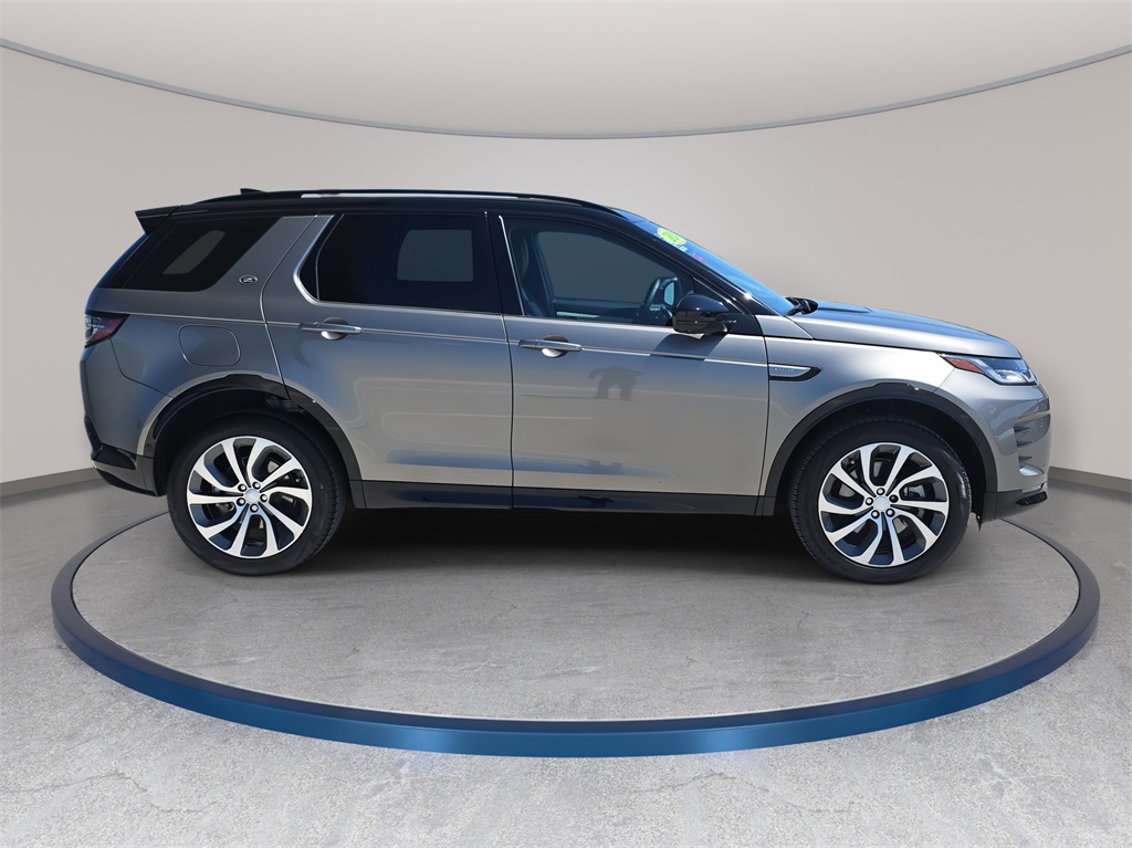 2024 Land Rover Discovery Sport SE photo 4