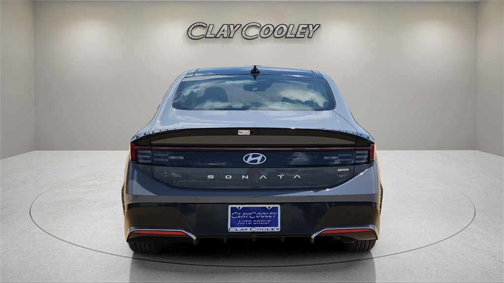 2025 Hyundai Sonata Hybrid Limited photo 4