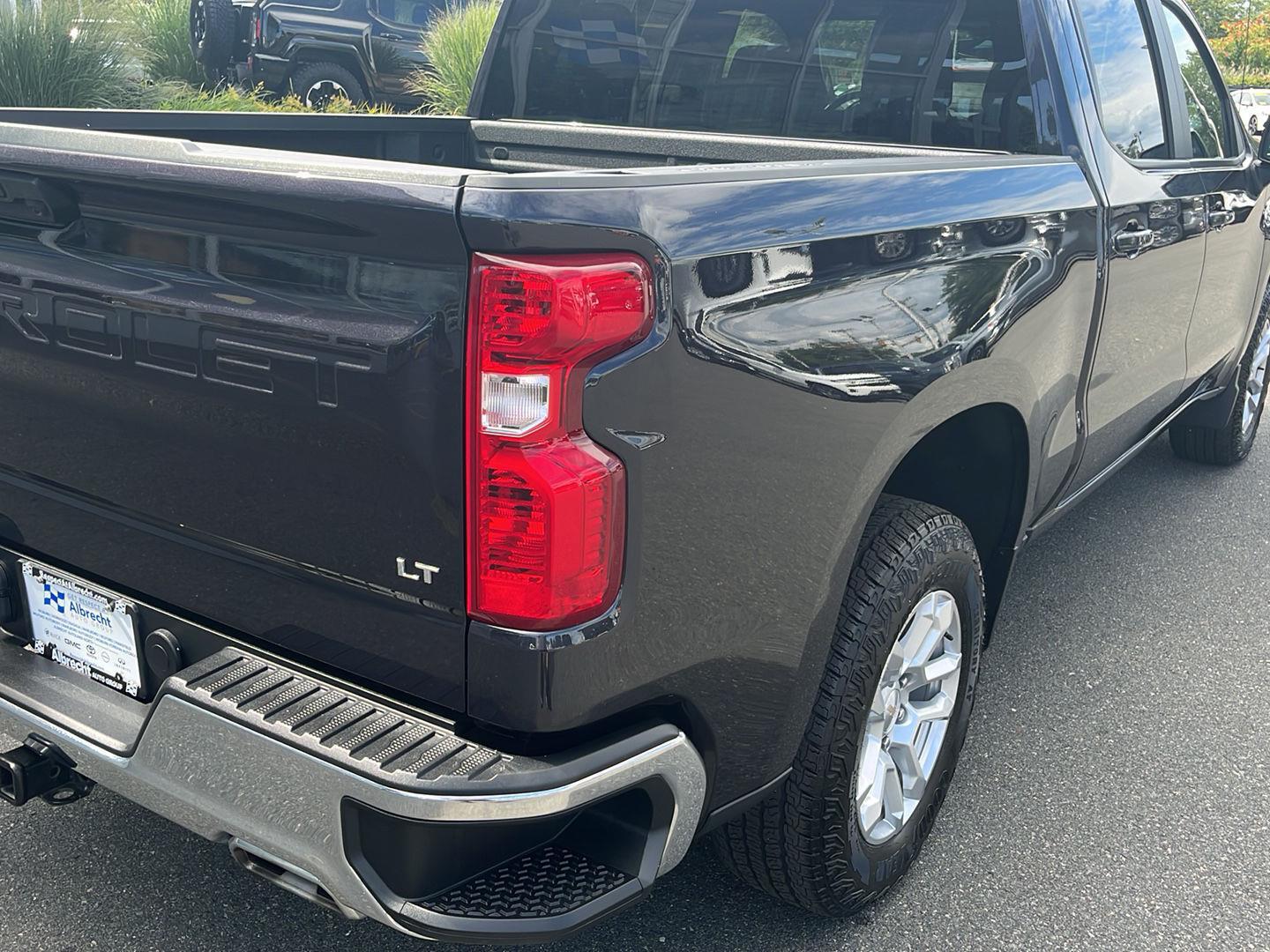 2023 Chevrolet Silverado 1500 LT photo 3