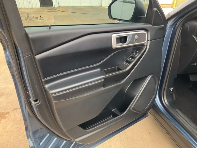 2020 Ford Explorer XLT photo 3