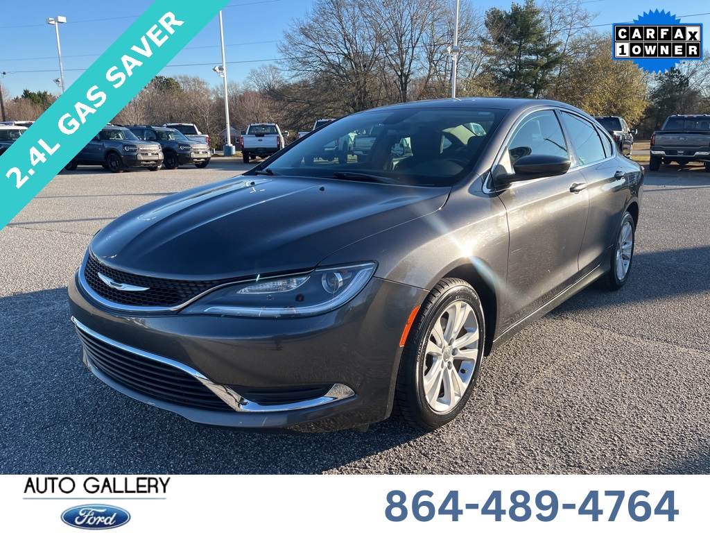 2015 Chrysler 200 Limited's photo