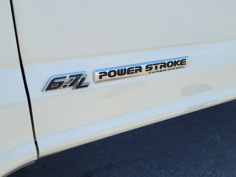 2022 Ford F-350 Platinum photo 17