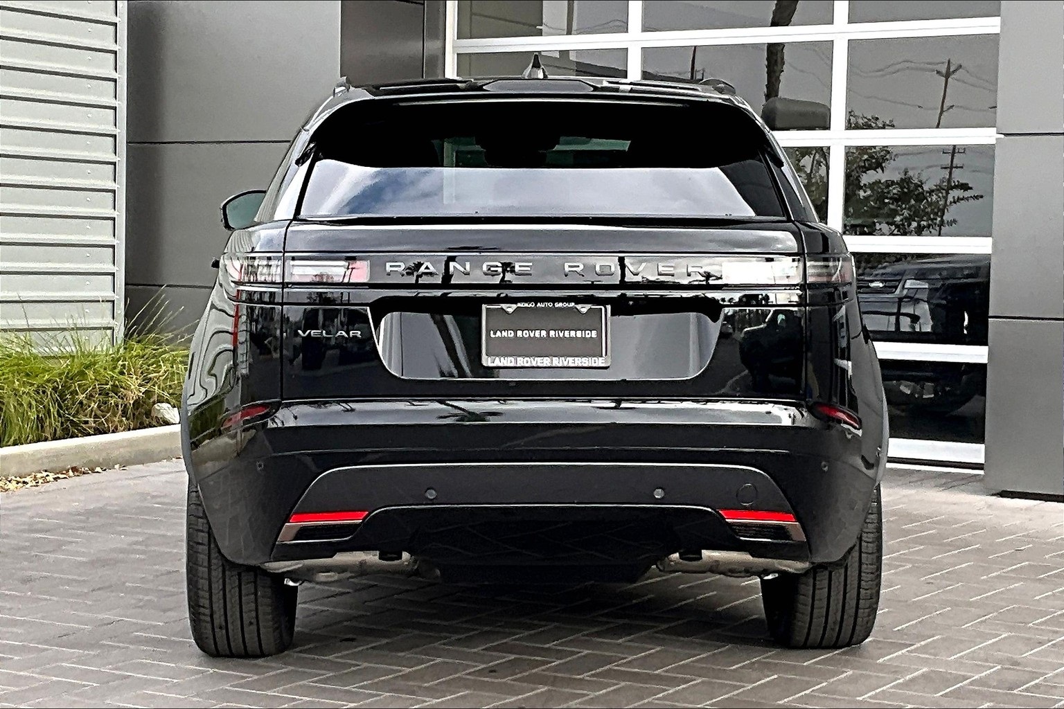 New 2024 Land Rover Range Rover Velar Dynamic SE 4D Sport Utility in