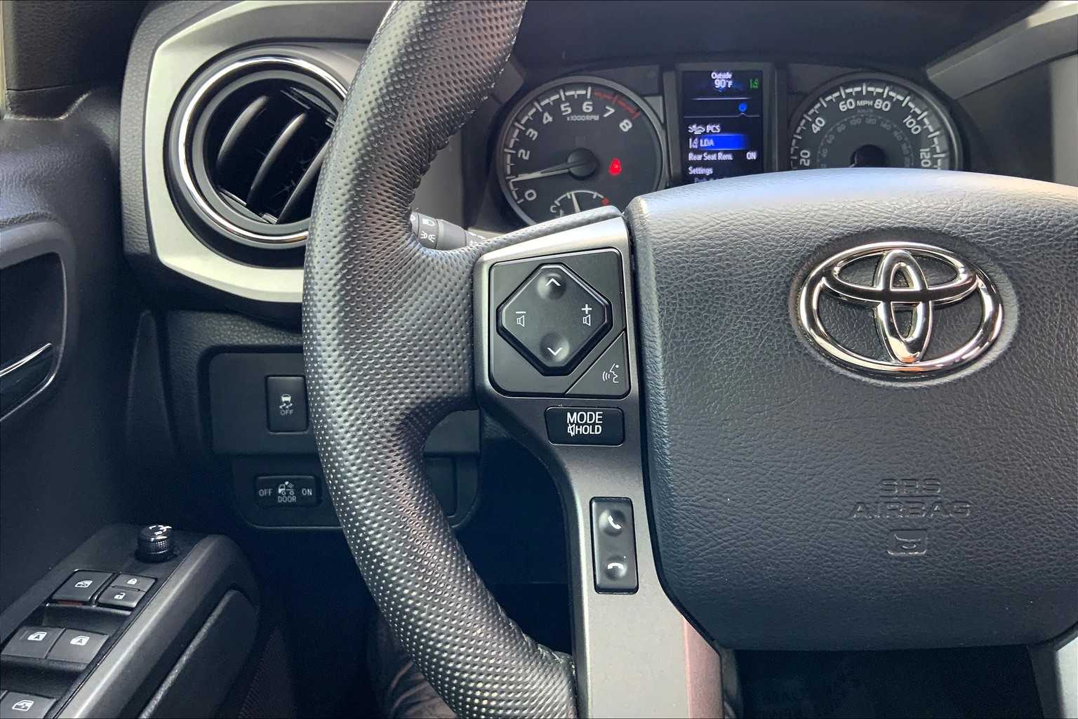 2023 Toyota Tacoma TRD Sport photo 19