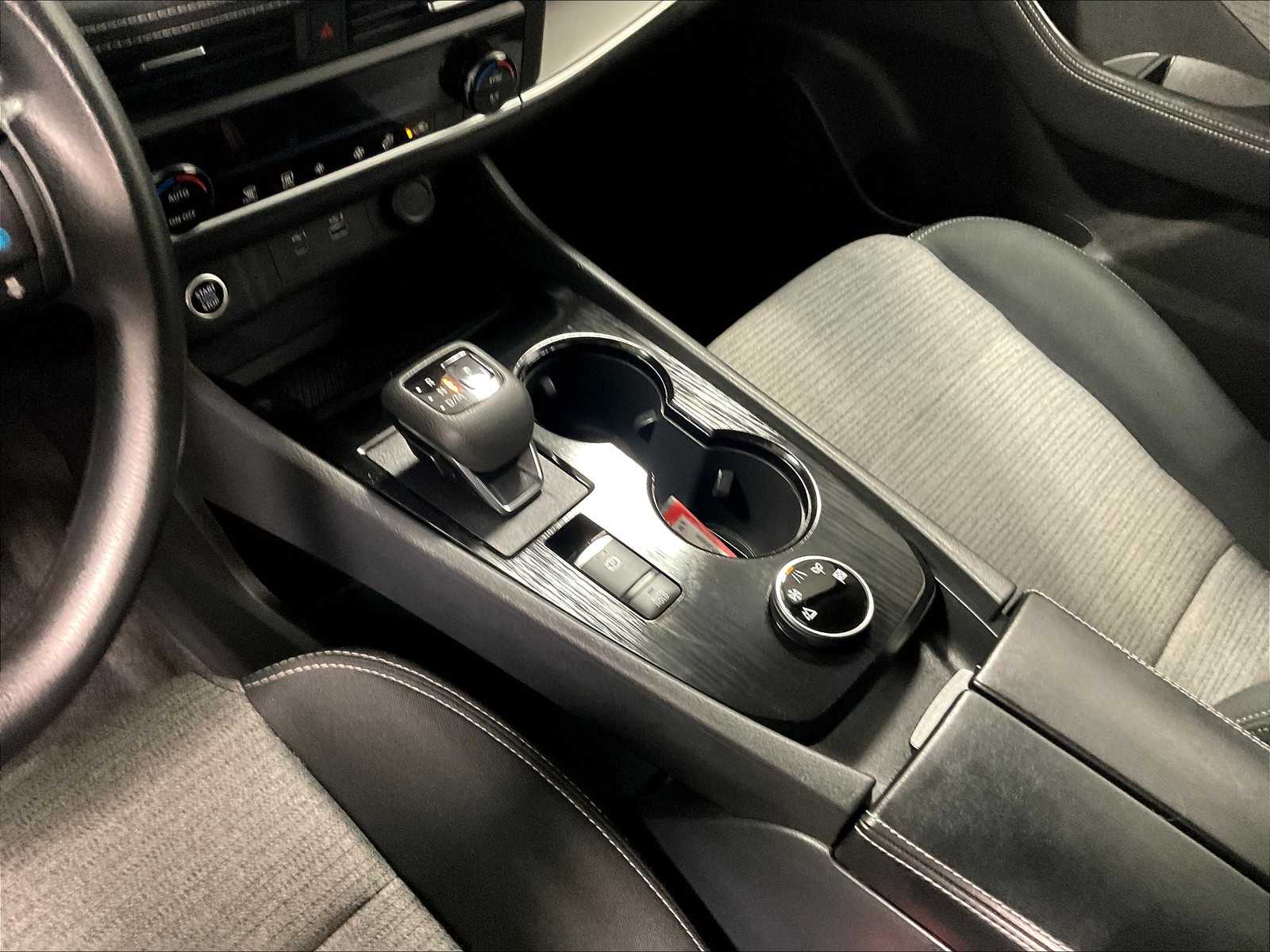 2023 Nissan Rogue SV photo 20