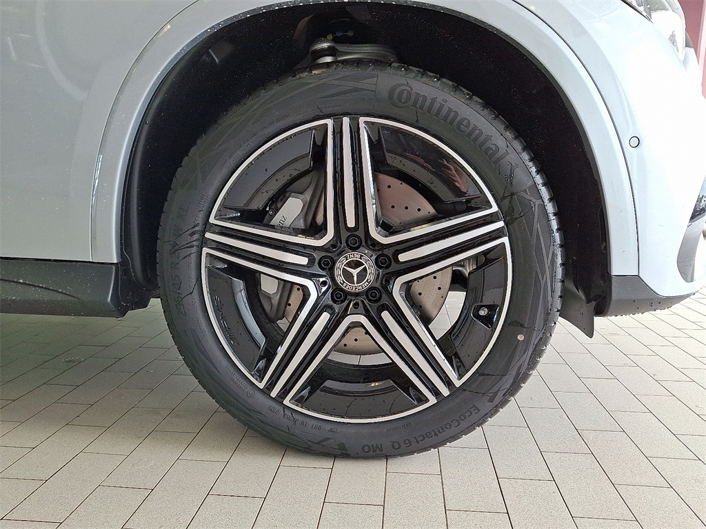 2025 Mercedes Benz GLC 350e 4MATIC photo 4