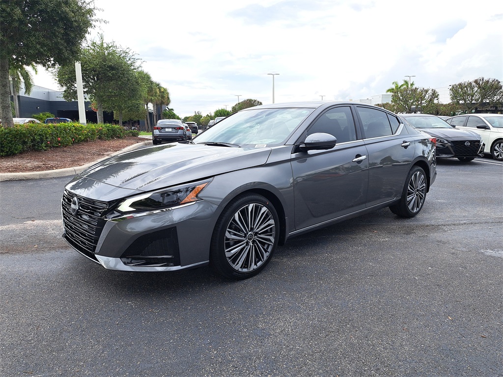 2025 Nissan Altima 2.5 SL photo 4