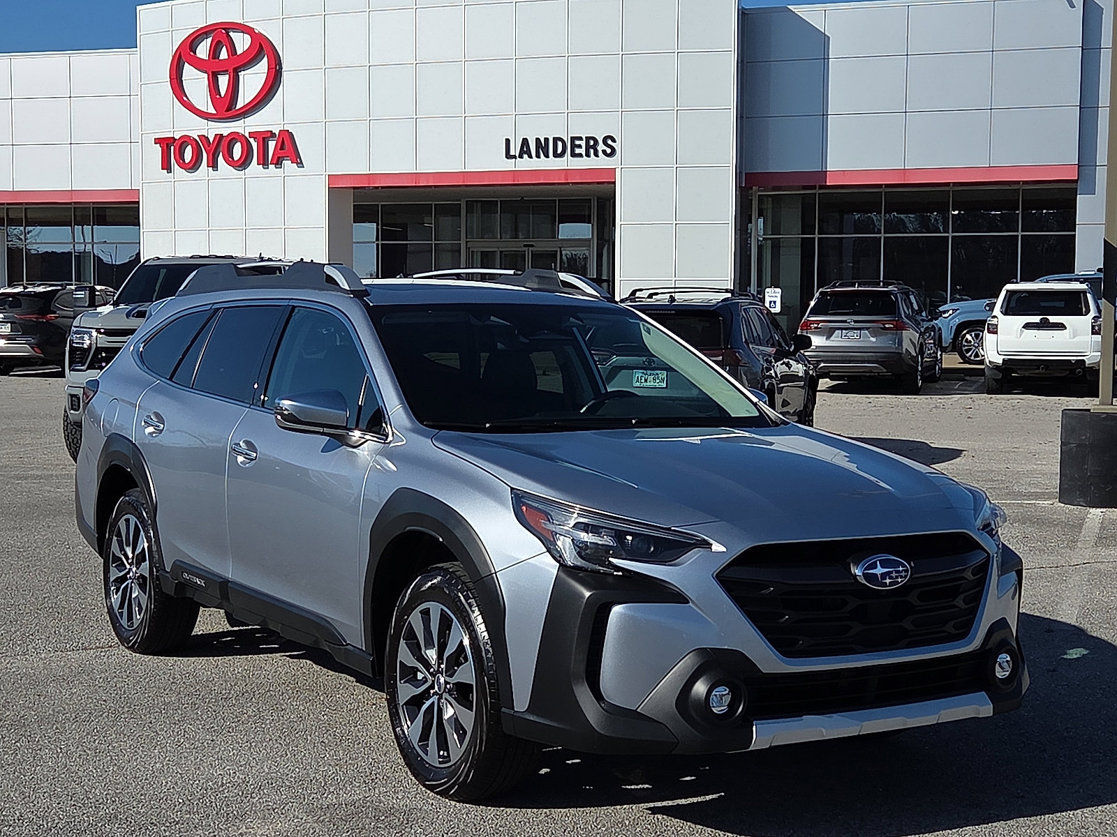 2024 Subaru Outback Touring's photo