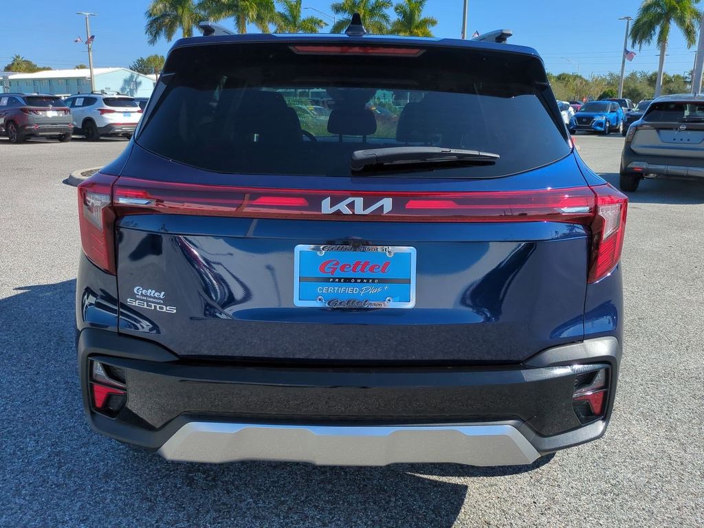 2024 Kia Seltos EX photo 4