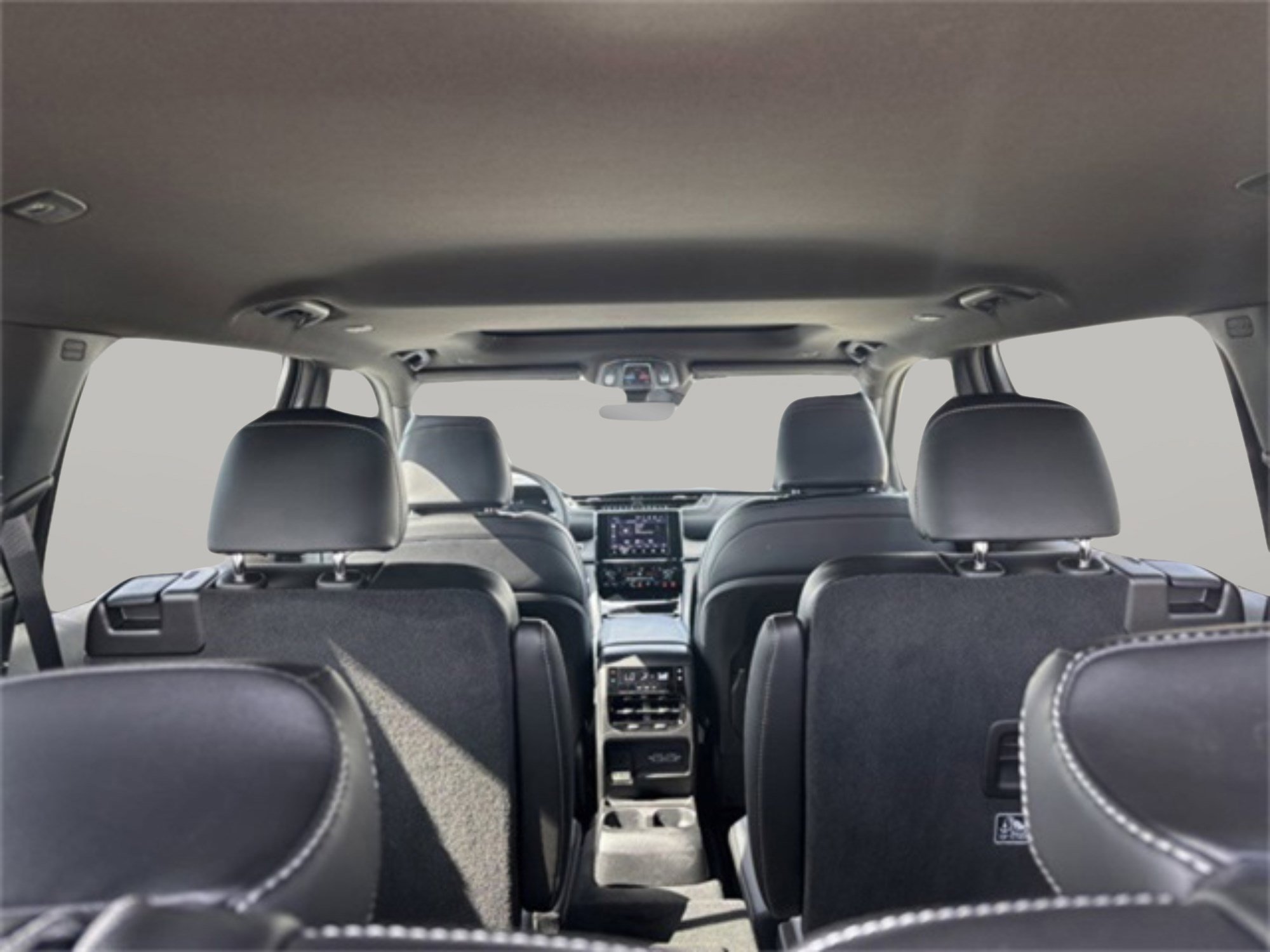 2025 Jeep Grand Cherokee Altitude photo 9