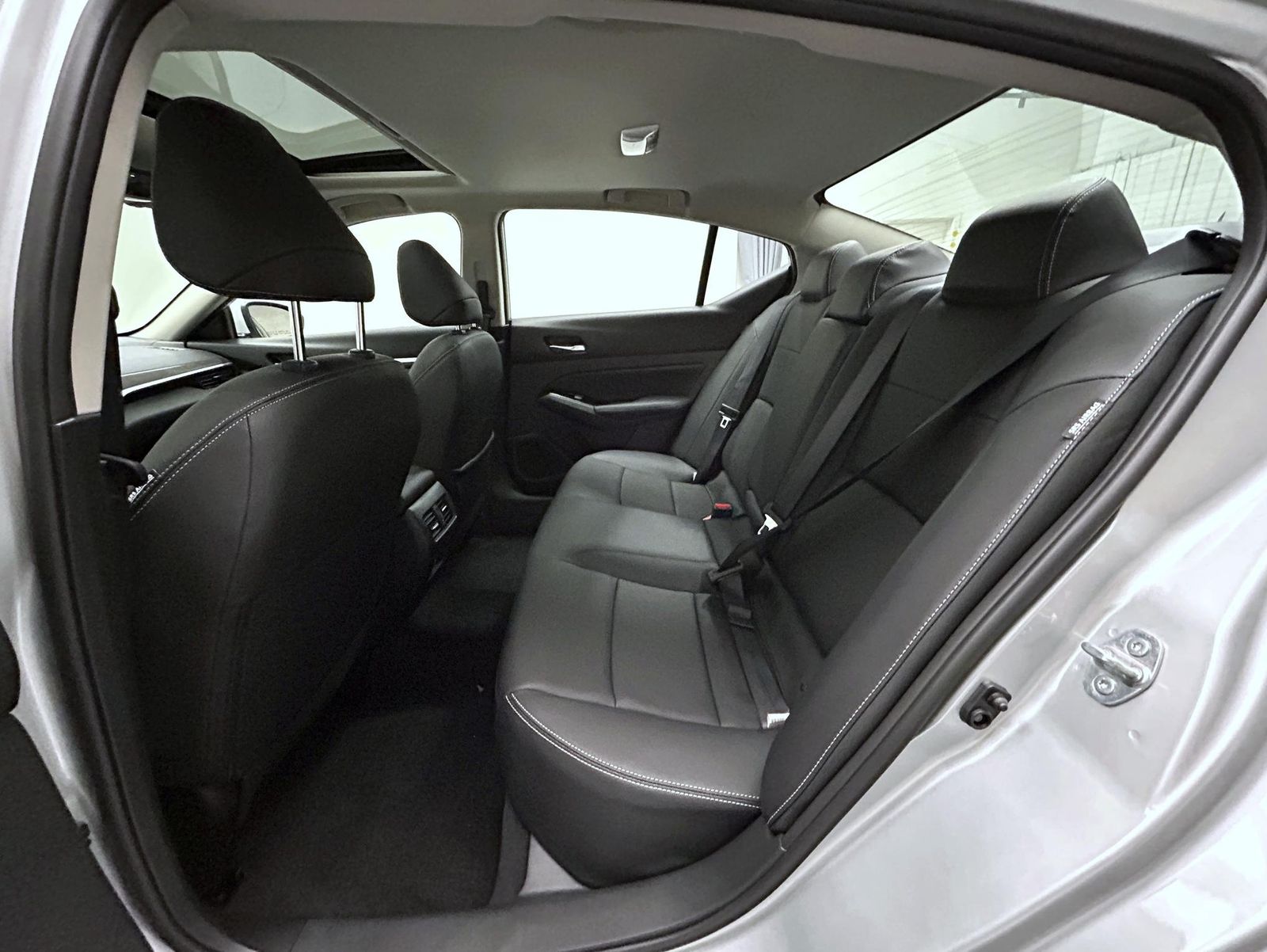 2025 Nissan Altima 2.5 SL photo 11