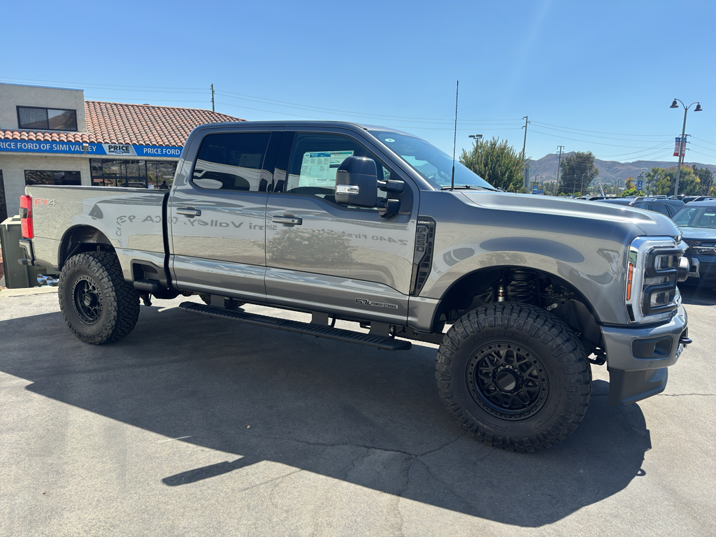 2024 Ford F-250 Lariat photo 3