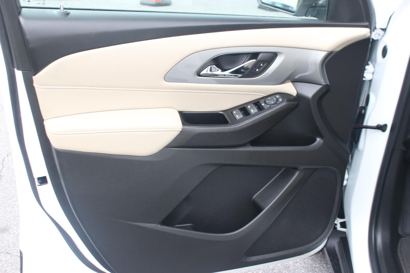 2023 Chevrolet Traverse LS photo 11