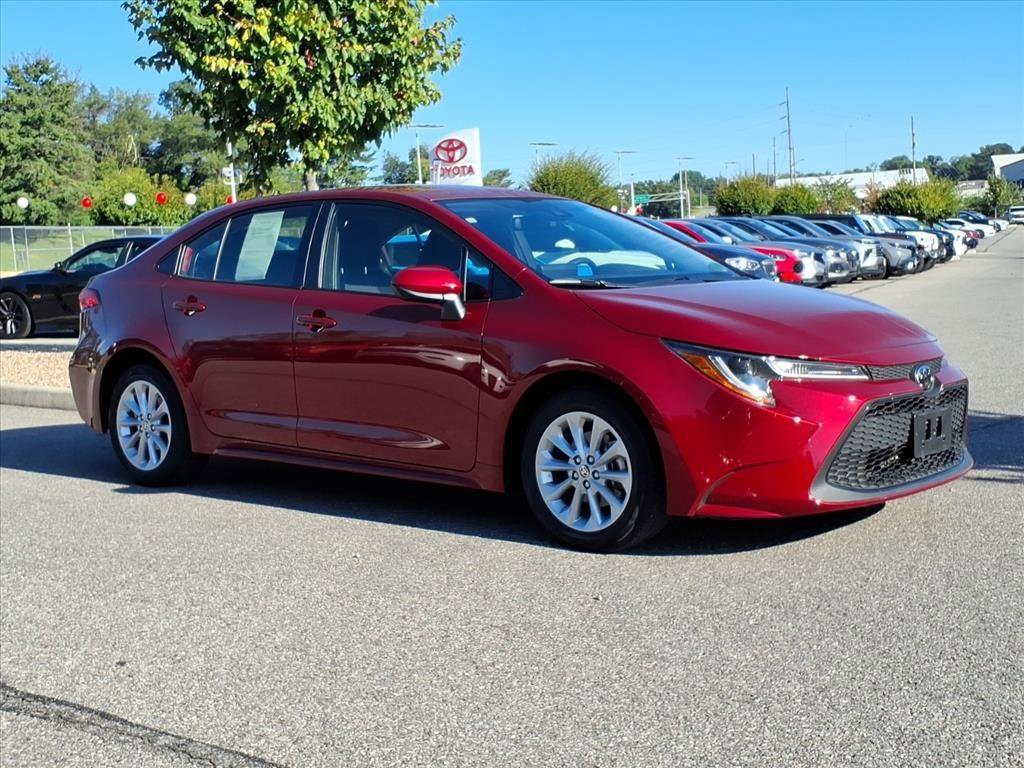 2022 Toyota Corolla LE photo 2