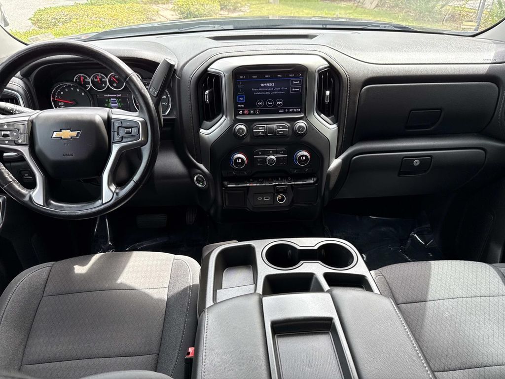 2020 Chevrolet Silverado 1500 LT photo 17