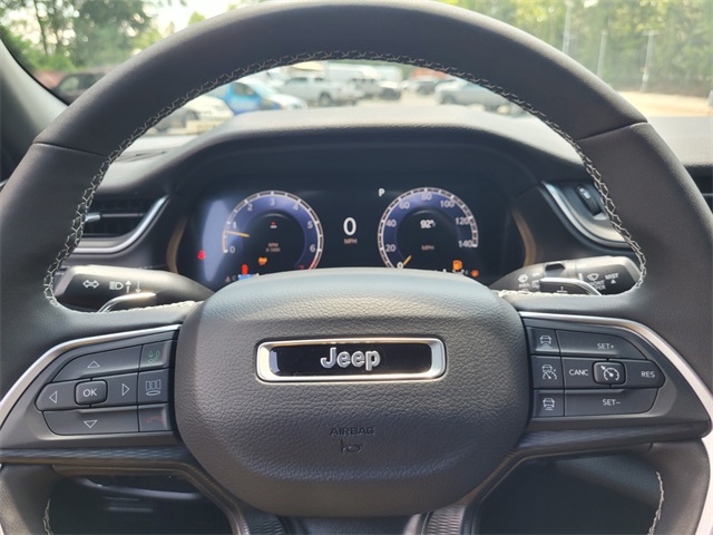 2025 Jeep Grand Cherokee Laredo X photo 22
