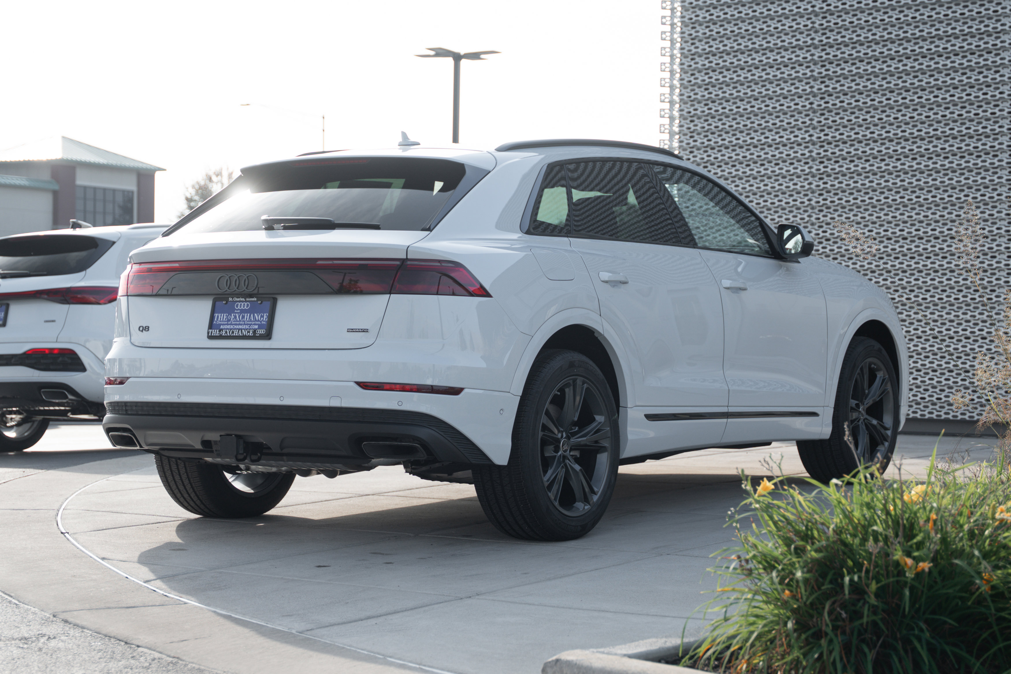 2026 Audi Q8 Premium photo 2