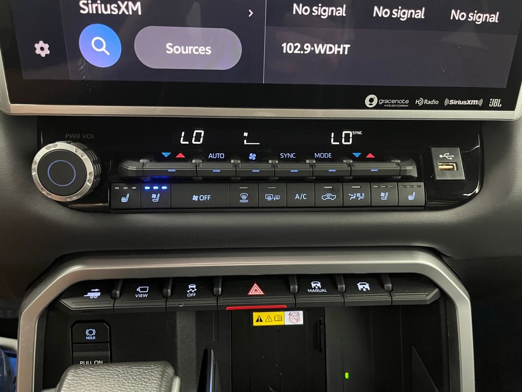 2022 Toyota Tundra Platinum photo 15
