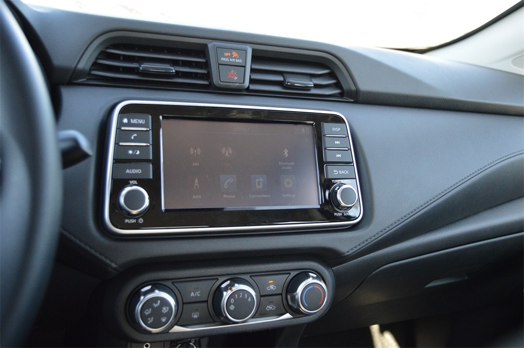 2025 Nissan Versa S photo 34