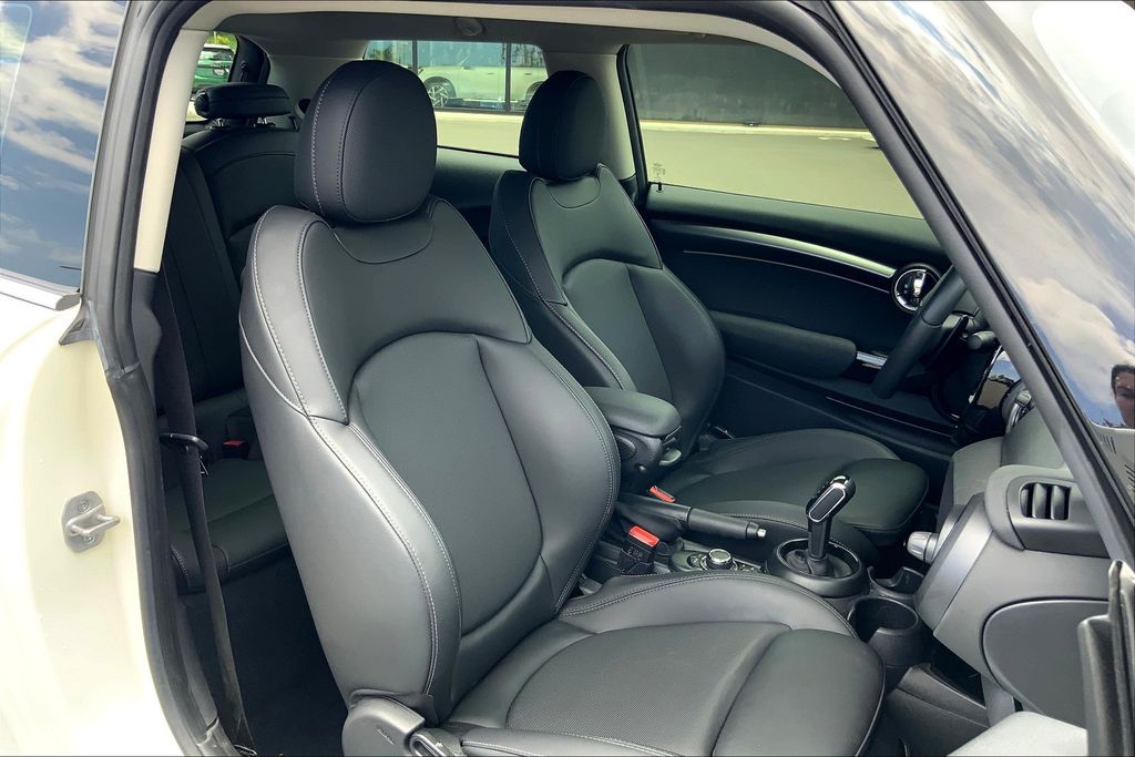 Image of Certified Pre-Owned 2023 MINI Cooper S Base