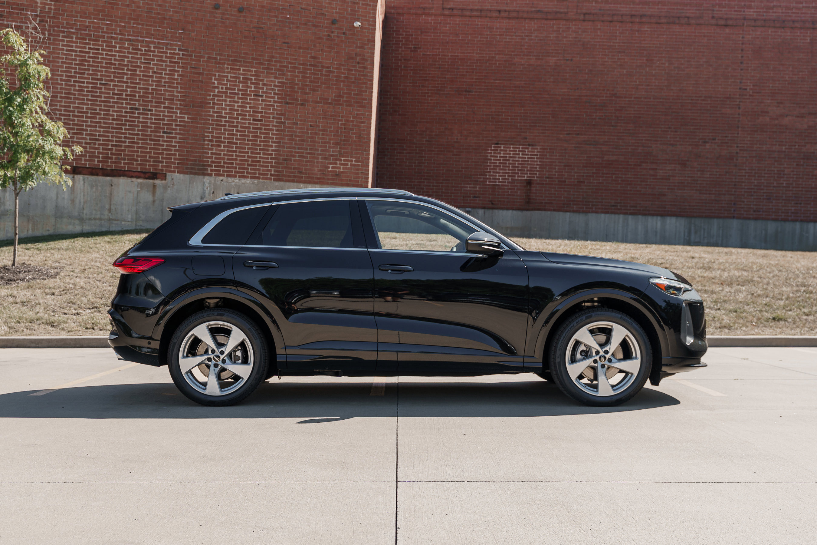 2025 Audi Q5 Premium Prestige photo 2