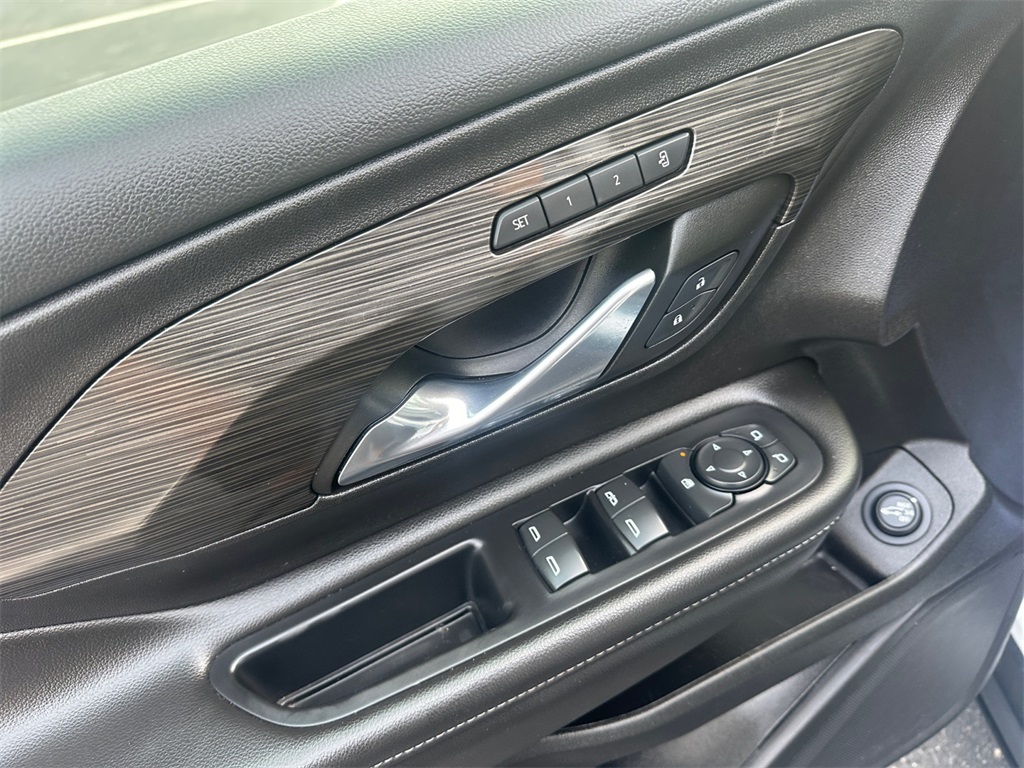 2024 Gmc Terrain SLT photo 27