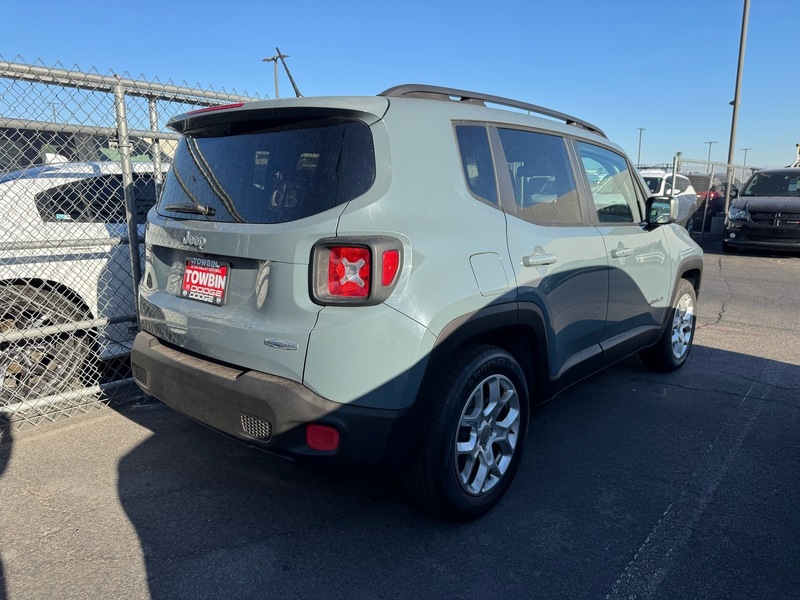 2016 Jeep Renegade Latitude photo 4
