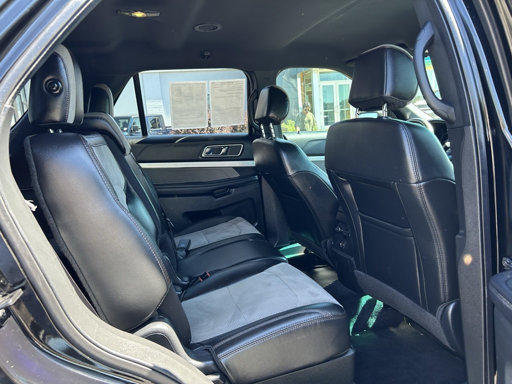 2017 Ford Explorer XLT photo 31