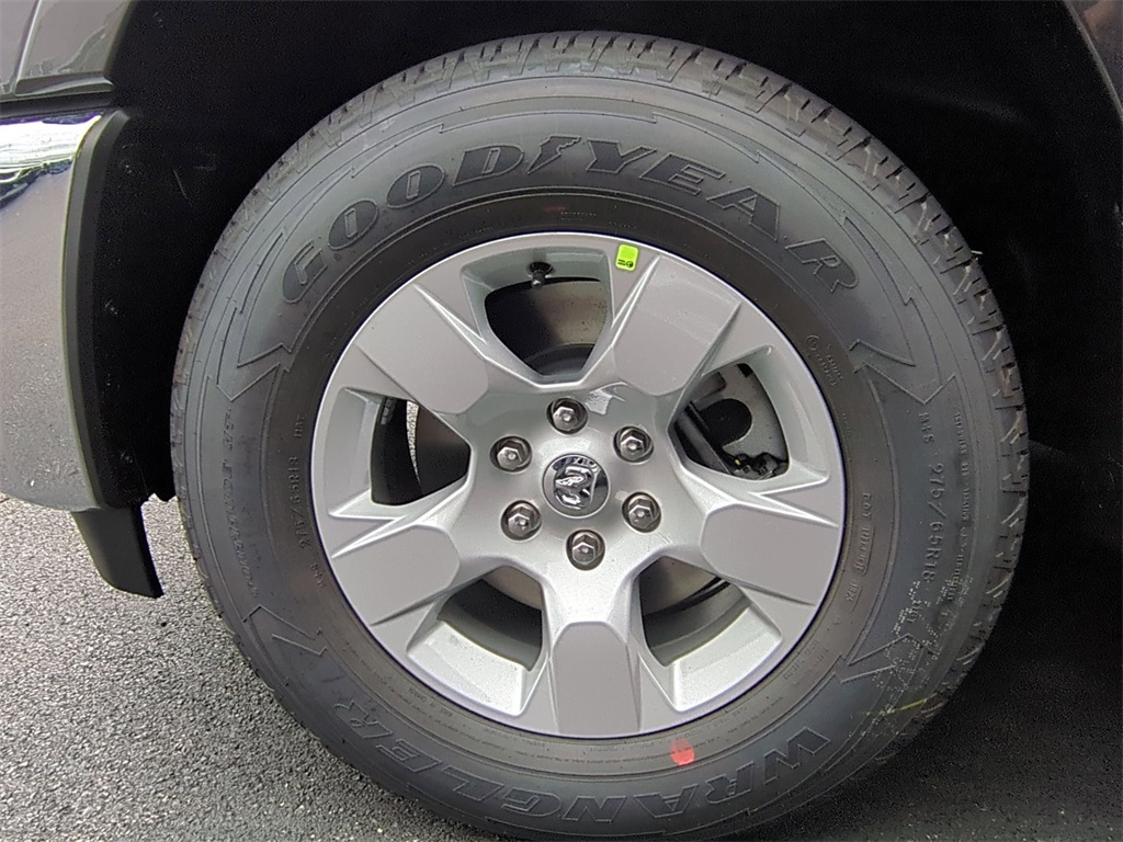 2025 Ram 1500 Big Horn photo 3