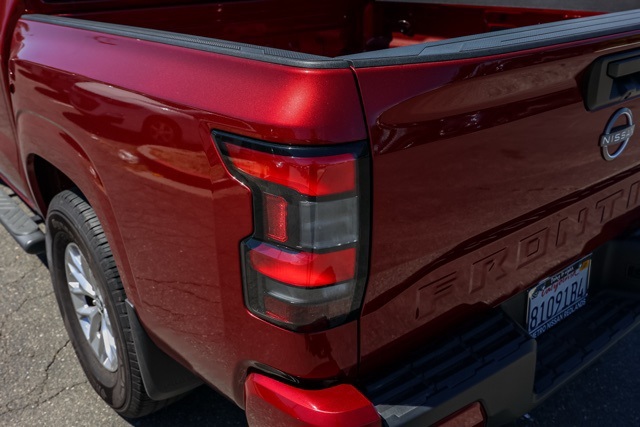 2024 Nissan Frontier SV photo 6