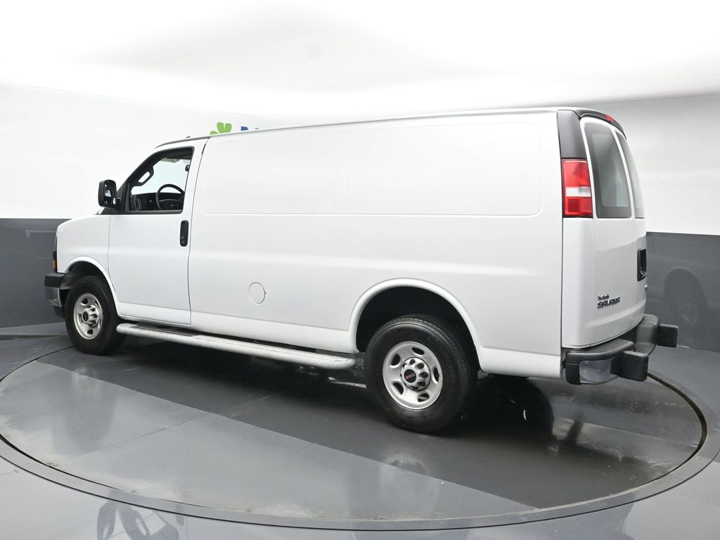 2023 Gmc Savana Cargo 2500 photo 2