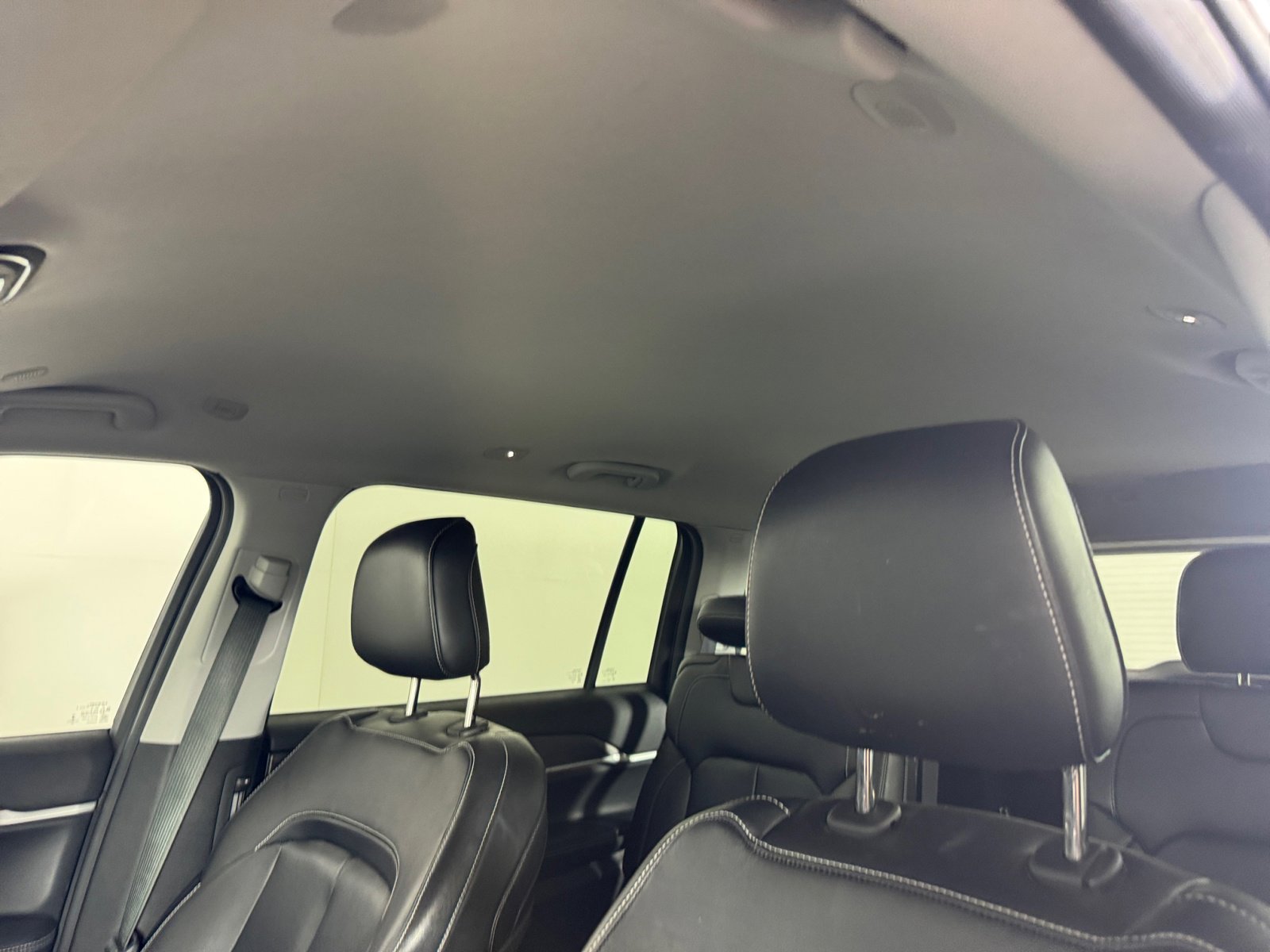 2022 Jeep Grand Cherokee Limited photo 2