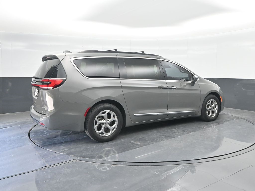 2022 Chrysler Pacifica Limited photo 14